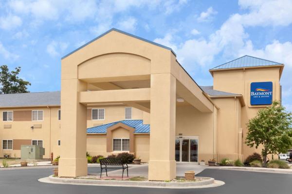 A la foto es mostra l'objecte Baymont by Wyndham Fort Wayne situat a la ciutat de Fort Wayne.