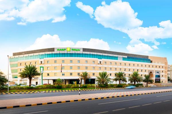 På bildet vises objektet Holiday Inn Muscat AlSeeb by IHG som ligger i byen Muscat.