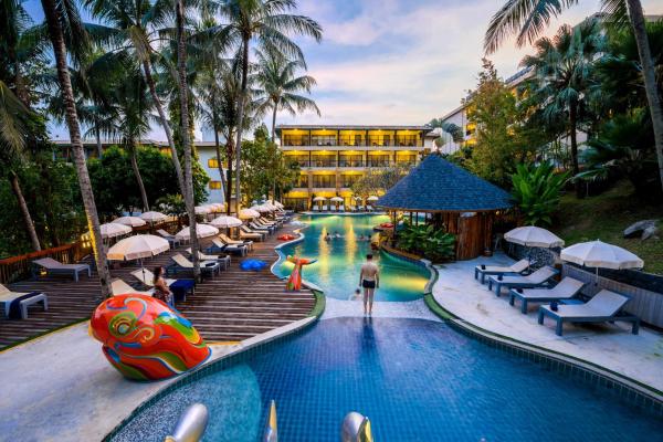 A la foto es mostra l'objecte Peach Hill Resort - SHA Extra Plus situat a la ciutat de Kata Beach.