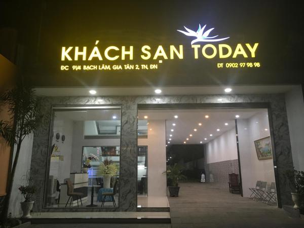 Nella foto è visibile l'oggetto Khách Sạn Today situato nella città di Xóm Ðốt Ðó.