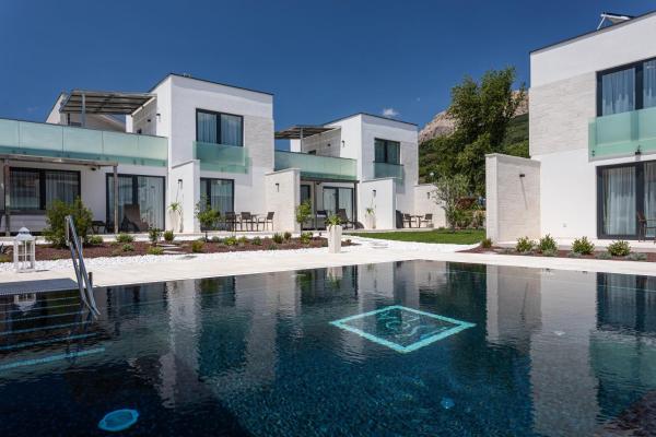 På bilden syns objektet Hotel & Resort ISOLA som ligger i staden Baška.
