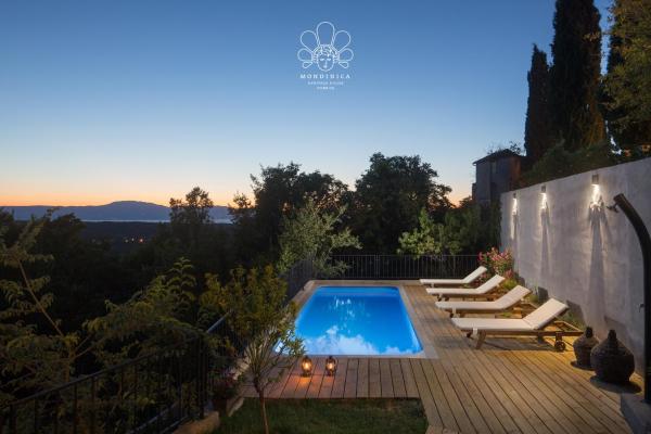 Auf dem Foto ist das Objekt Mondinica Heritage House - Heated pool in der Stadt Dobrinj zu sehen.
