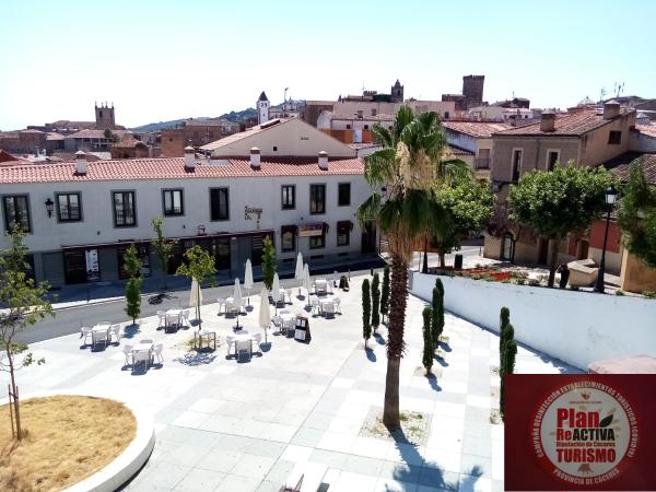 A la foto es mostra l'objecte Apartamentos Turísticos La Garza situat a la ciutat de Càceres.