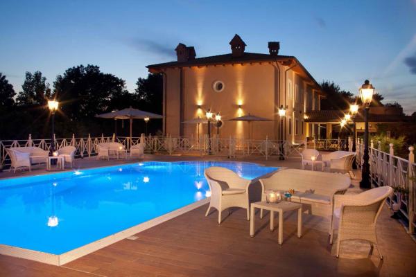 Na zdjęciu widoczny jest obiekt Hotel Piccolo Borgo położony w mieście Capannelle.