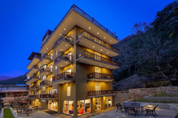 På billedet ses objektet Bedzzz Rishikesh by Leisure Hotels beliggende i byen Rishikesh.