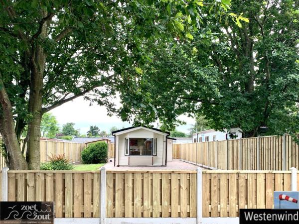 Auf dem Foto ist das Objekt Holiday-Chalet Westenwind 4p. Amsterdam & Beach in der Stadt Spanbroek zu sehen.
