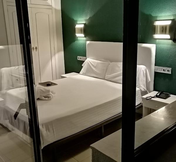 A la foto es mostra l'objecte Balneario de Ledesma situat a la ciutat de Ledesma.