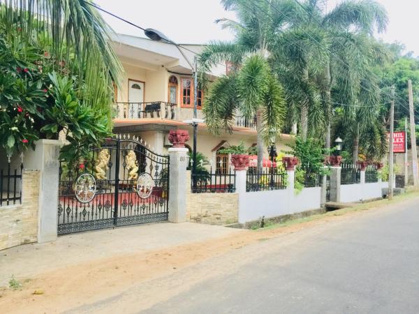 Nella foto è visibile l'oggetto Senthil Complex situato nella città di Jaffna.