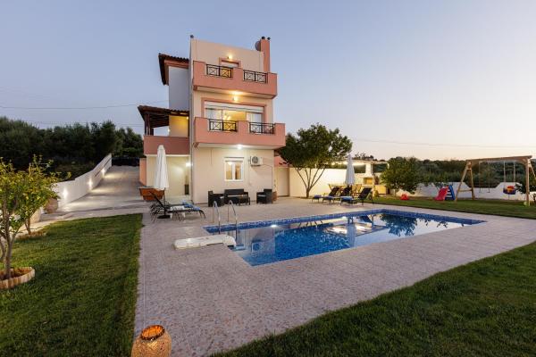Nella foto è visibile l'oggetto Marina Villa, a nature inspiring retreat situato nella città di Alfá.