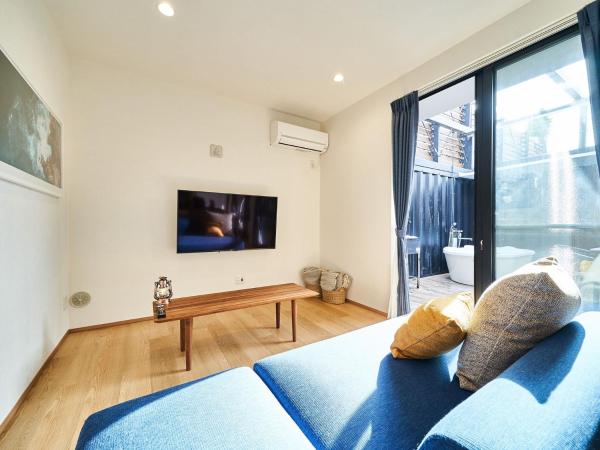 Auf dem Foto ist das Objekt Rakuten STAY VILLA Awaji 108 4 double beds, capacity of 8 persons in der Stadt Minato zu sehen.