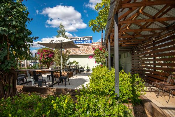 The photo shows the Longreach Most Central Motel located in the city of Longreach.