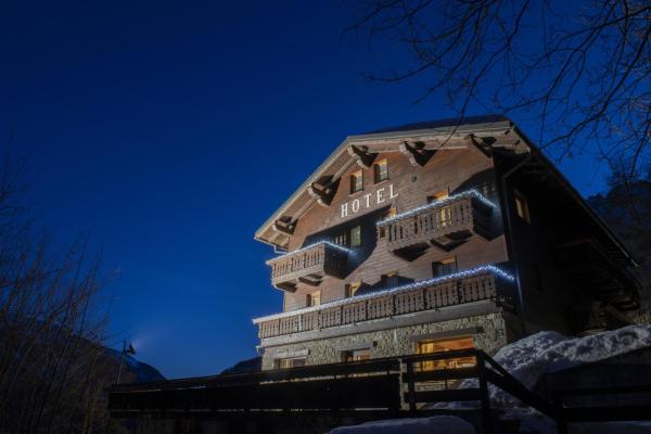写真にはSinglin市にあるHotel Rascardが写っています。
