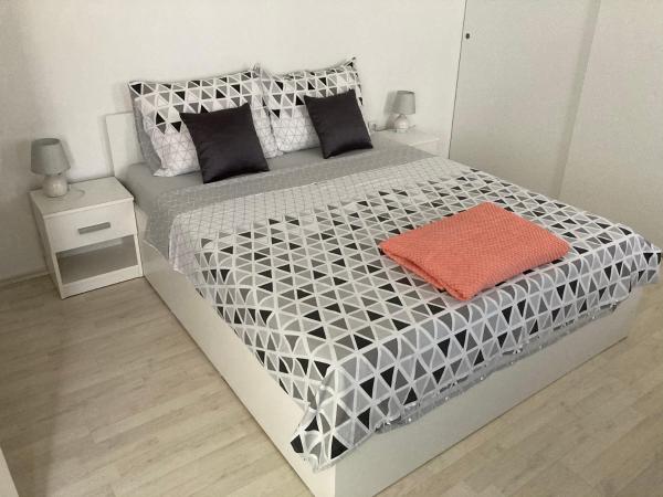 Na zdjęciu widoczny jest obiekt Studio apartman Valentina położony w mieście Odra.