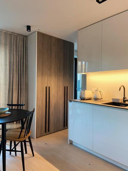 A la foto es mostra l'objecte Apartment KORA situat a la ciutat de Pervalka.