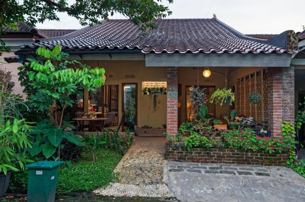 Nella foto è visibile l'oggetto Pondok Pakuan situato nella città di Karangtengah.