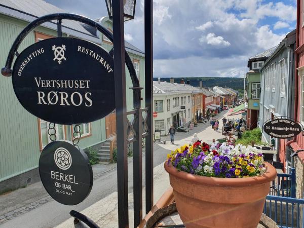 Op de foto is het object Vertshuset Røros te zien, gelegen in de stad Røros.