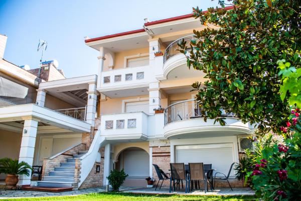 照片显示了位于Asprovalta市的Villa Verano物件。