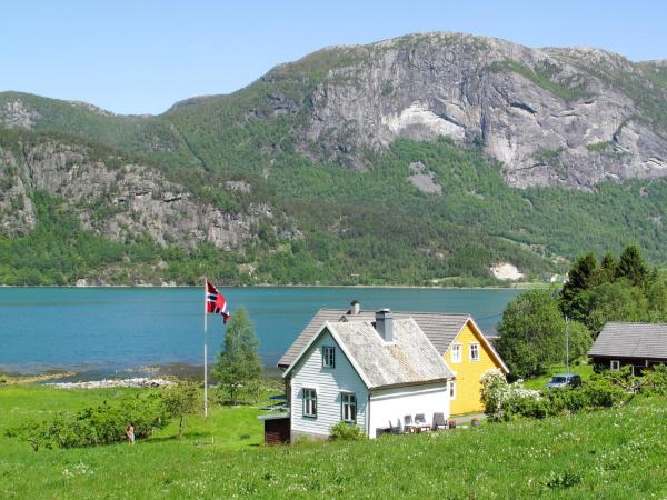 Na zdjęciu widoczny jest obiekt Holiday Home Ikjefjord by Interhome położony w mieście Indre Oppedal.