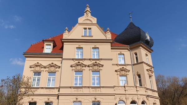 写真にはDroyßig市にあるVilla Hierschel Droyßigが写っています。