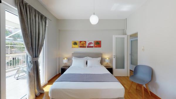 A la foto es mostra l'objecte Penthouse of light @ Koukaki situat a la ciutat de Atenes.