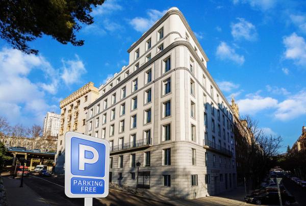 A la foto es mostra l'objecte Amber Plaza de España Skyline situat a la ciutat de Madrid.
