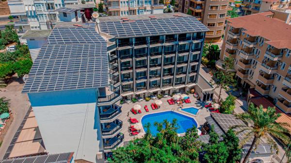 Na fotografii je vidět objekt Kleopatra Fatih Hotel nacházející se ve městě Elikesik.