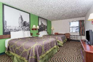 Foto 9: Super 8 by Wyndham Dickson
