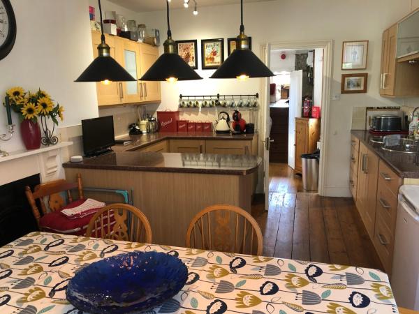 3 Bedroom 2 Bathrooms Apartment In Central Penzance - Penzance
