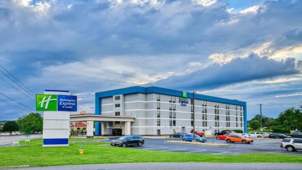 Auf dem Foto ist das Objekt Holiday Inn Express Hotel & Suites Pigeon Forge by IHG in der Stadt Pigeon Forge zu sehen.