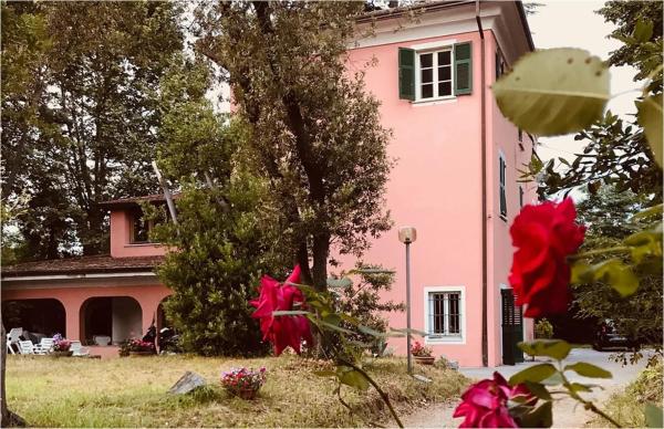 Na zdjęciu widoczny jest obiekt I POGGI DI S.CATERINA położony w mieście Sarzana.