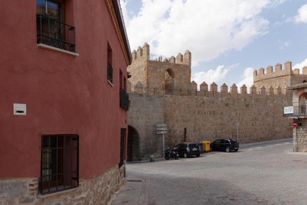 A la foto es mostra l'objecte Casas del Castillo, 2 situat a la ciutat de Àvila.