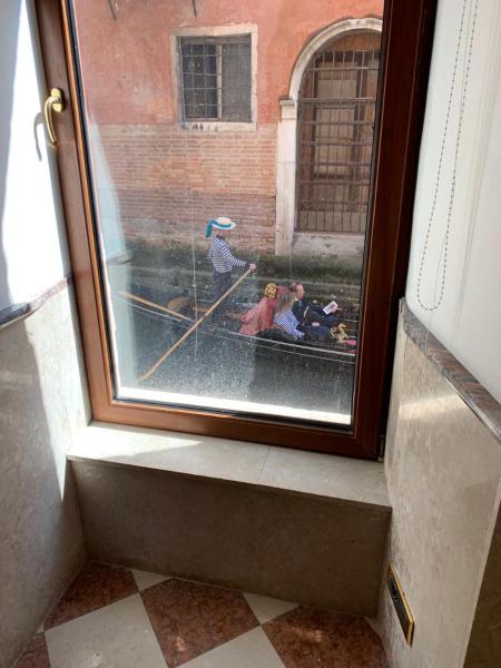 A la foto es mostra l'objecte Luxury Apartment in San Marco with Canal View situat a la ciutat de Venècia.