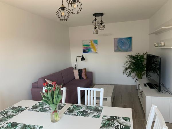 Na zdjęciu widoczny jest obiekt Nowe mieszkanie w idealnej okolicy położony w mieście Dobroń.