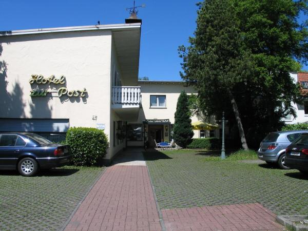På bilden syns objektet Hotel Restaurant zur Post som ligger i staden Wuppertal.