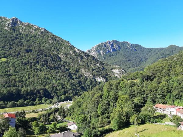 A la foto es mostra l'objecte Casa preciosas vistas, ubicada en medio del Parque Natural de REDES, Asturias situat a la ciutat de Abantro.