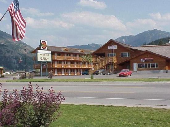 Na fotografii je vidět objekt The Bull Moose Lodge nacházející se ve městě Alpine.