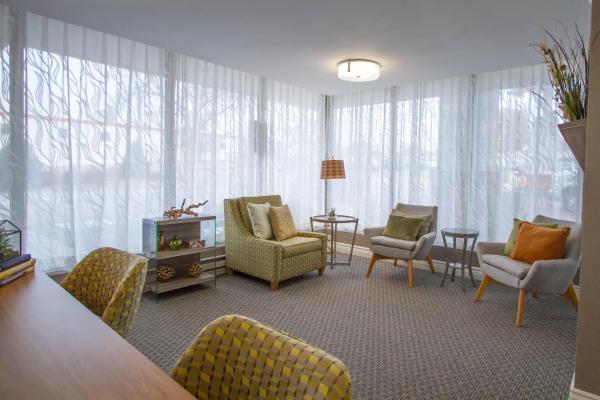 På billedet ses objektet Holiday Inn Bloomington Airport South-Mall Area by IHG beliggende i byen Bloomington.