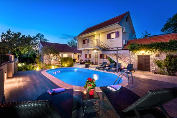 Στη φωτογραφία φαίνεται το αντικείμενο Holiday Home Rosko που βρίσκεται στην πόλη Sonković.