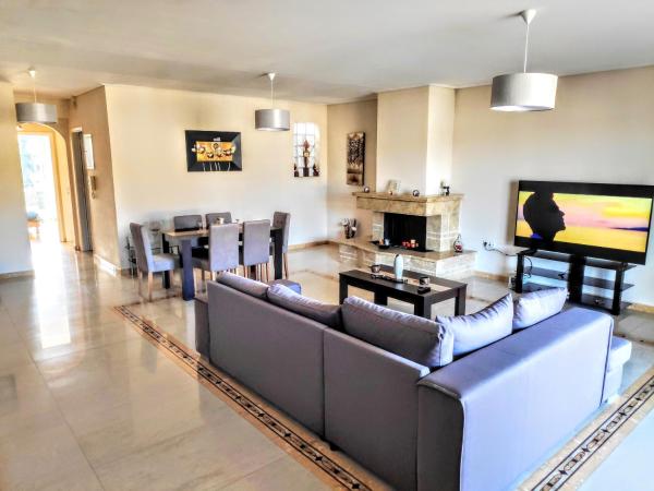 A la foto es mostra l'objecte Penthouse in center of sparta situat a la ciutat de Sparti.