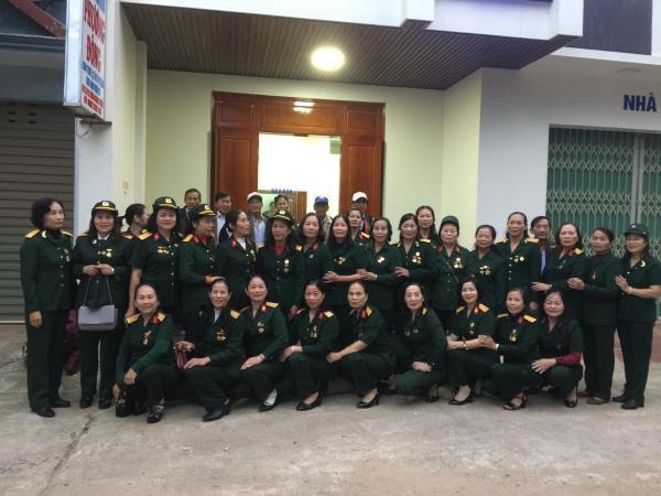写真にはAn Binh市にあるNhà nghỉ PHƯƠNG ĐÔNGが写っています。