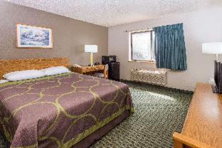 Bilde 2: Super 8 by Wyndham St. Charles