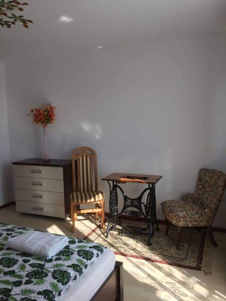 A la foto es mostra l'objecte Noclegi Dobry Kwadrat situat a la ciutat de Bodzentyn.