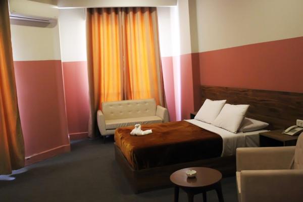 Na fotografii je vidět objekt Nitocrisse Hotel nacházející se ve městě Káhira.