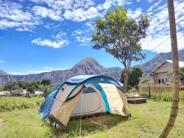 写真にはSapit市にあるBale Sembahulun Cottages & Tendが写っています。