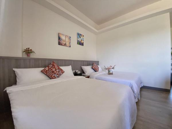 Habitación Cuádruple con balcón — 29 m² - 鎖港山水文旅民宿