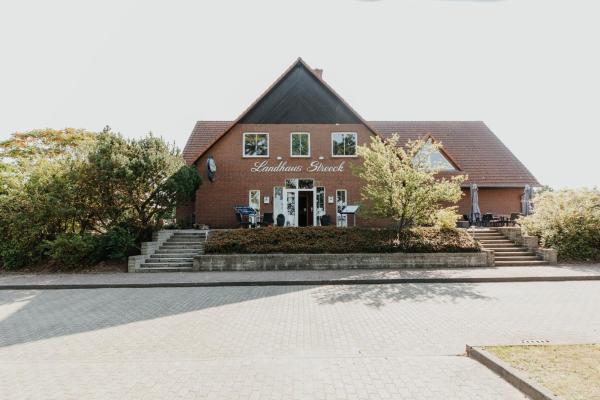 Na fotografii je vidět objekt Landhaus Streeck nacházející se ve městě Krassow.