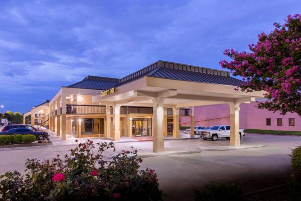 A la foto es mostra l'objecte Quality Inn at Arlington Highlands situat a la ciutat de Johnsons Station.