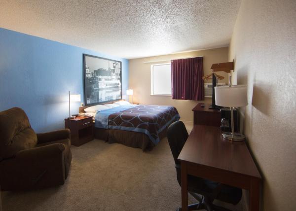 Fotografia 5: Super 8 by Wyndham Dubuque