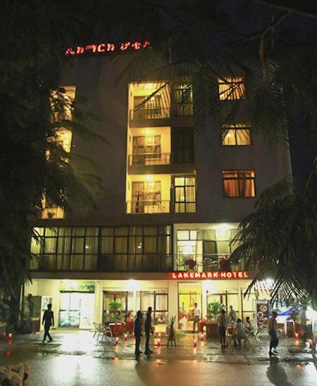 Na zdjęciu widoczny jest obiekt Lakemark Hotel and Tour Service Bahir Dar położony w mieście Bahyr Dar.