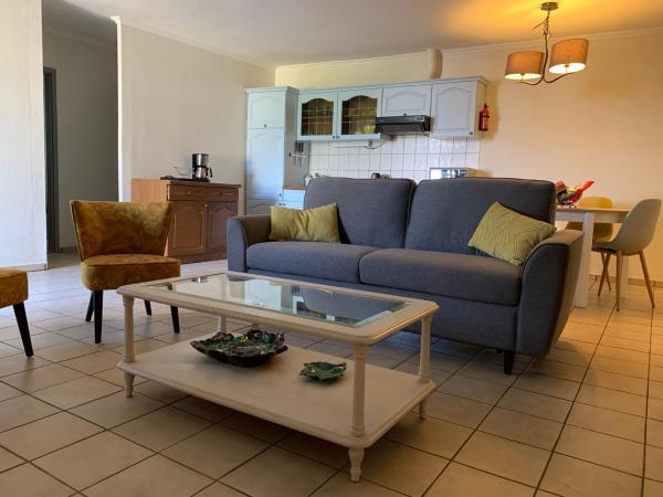 A la foto es mostra l'objecte Cottage du Château classé du tourisme 2 étoiles situat a la ciutat de Queaux.